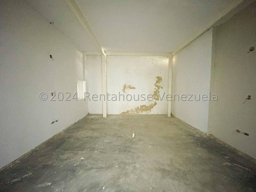 Quinta Comercial En Plena Avenida En Alquiler Chuao I