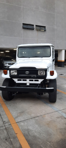 Imagem 3 de 10 de Toyota Bandeirante Toyota Jeep Curto