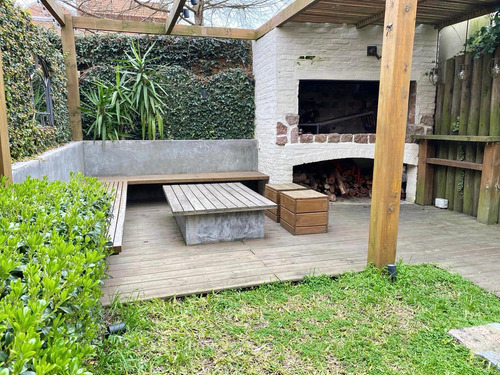 Excelente Casa En Venta En Barra De Carrasco Con Renta
