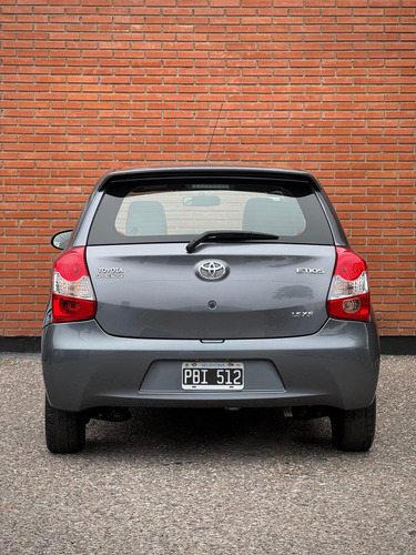Toyota Etios 1.5 Xs 5 p