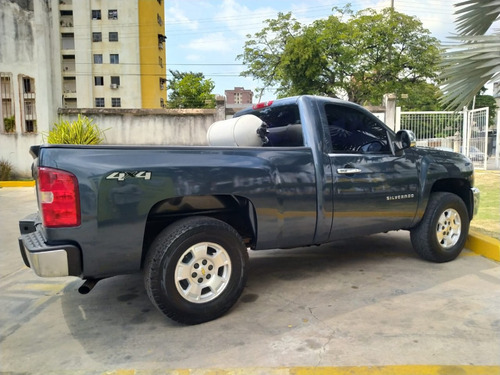 Imagen 4 de 12 de Chevrolet Silverado Lt