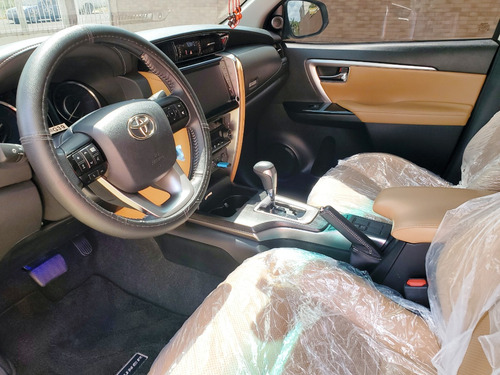Imagen 10 de 18 de Toyota Fortuner Sr5 4x4