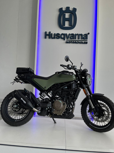 Imagen 3 de 20 de Husqvarna Svartpilen 401 Edicion Especial 2023 0km
