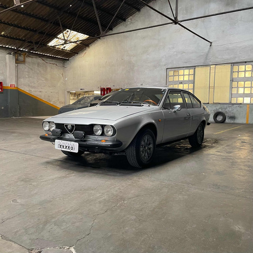 Alfa Romeo Alfetta Gt-v 2000