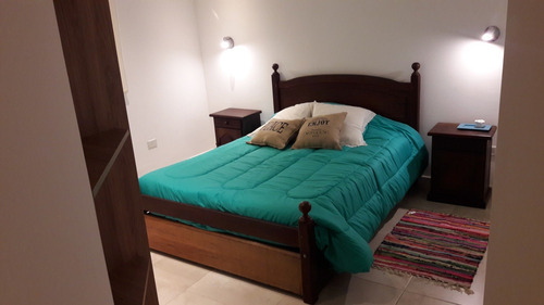 Imagen 17 de 28 de Chalet 6 Ambientes - Los Troncos - Mendoza 3800 - Esquina