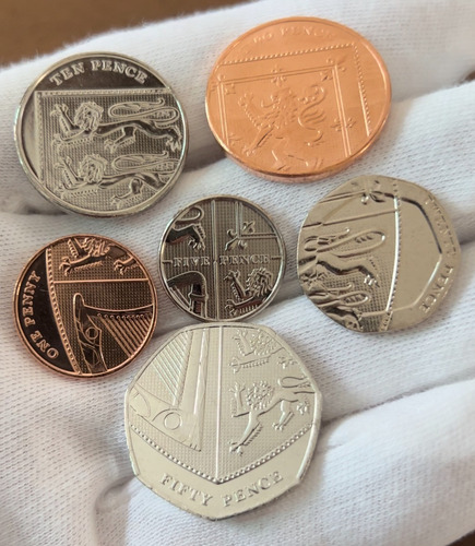 Moeda Oficial Inglaterra 50 Pence -parte Do Escudo Britânico