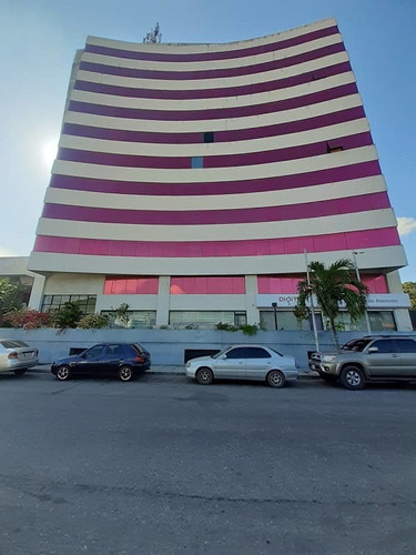 Imagen 1 de 16 de Yasmin Medina Alquila Oficina Torre Empresarial Barquisimeto