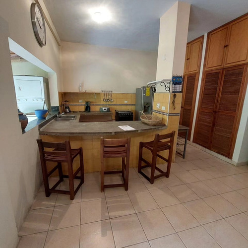 Town-house En Venta Rs. Village Prive Naguanagua Jcossi