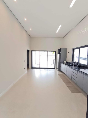 Casa Térrea Impecável Em Condomínio Fechado !!!!