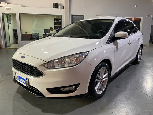 Ford Focus III 1.6 Sedan S