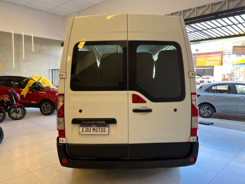 Renault Master 2.3 Executive Minibus L3H2 16 Lugares