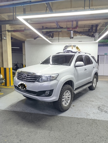 Toyota  Fortuner  4x4