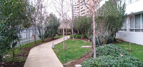 Impecable, A Dos Cuadras Metro Ñuble, Bajos Gastos Comunes