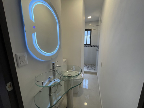 Departamento En Venta Totalmente Remodelado Con Excelentes Espacios
