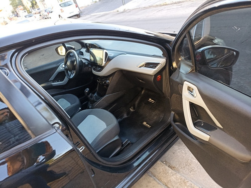 Imagen 6 de 6 de Peugeot 208 2015 1.6 Allure Touchscreen