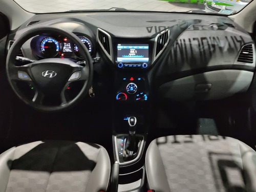 Imagem 18 de 20 de Hyundai Hb20s 1.6 Comfort Plus 16v 2018