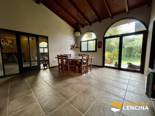 Imagen 9 de 24 de Casa En Venta - 3 Dormitorios - Santa Rita