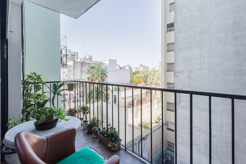 Venta Departamento A Reciclar Semipiso 3 Ambientes Con Dependencia, Balcón Y Baulera.