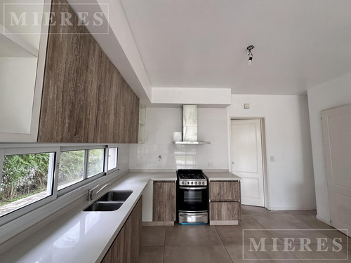 Casa En Venta Sobre Lote Interno En Barbarita - Bancalari.