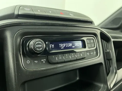 RAM 700 1.3L CS SLT MT