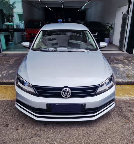 Volkswagen Jetta 2.0 Trendline Flex 4p