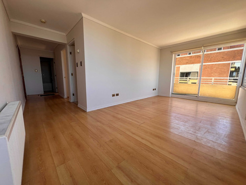 Vende Depto. Excelente Ubicación (65593)