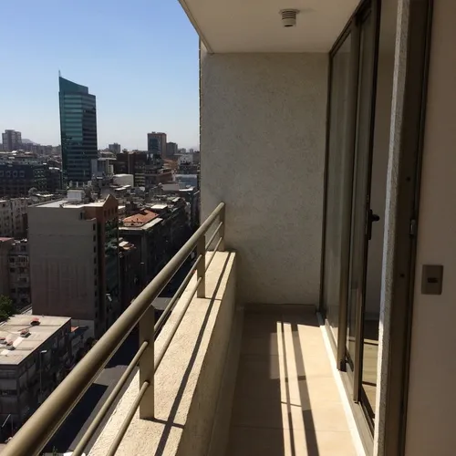Comodo Departamento A Pasos Metro Santa Lucia