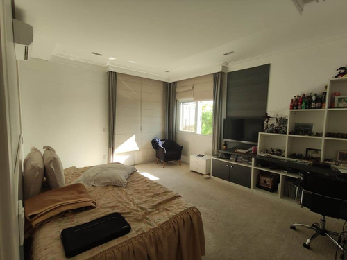 Tamboré 10 | Casa Alto Padrão | Vista Para Reserva | Piscina Aquecida | Adega Climatizada | Sala De Ginástica | 4 Suítes - Cnc1199