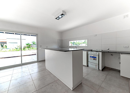 Venta Casa Pilar Del Este - San Ramon A Estrenar Con Pileta Y Jacuzzi