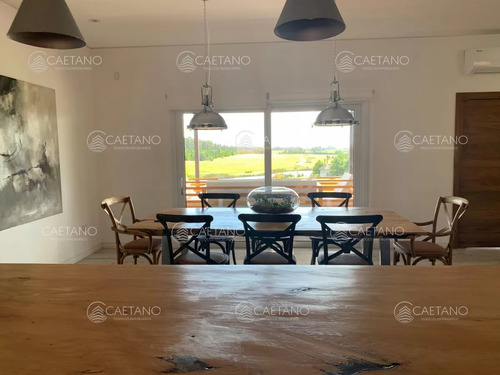 Espectacular Propiedad En Barrio Privado Pueblo Mio