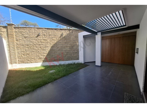 Casa En Venta En Mayorazgo, León! 239 M² Construcción
