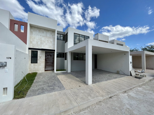 Casa De 4 Recámaras Modelo 4 En Privada Praderas Del Mayab, 