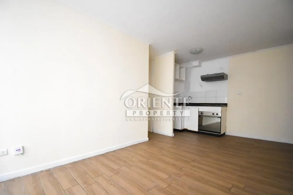 Imagen 3 de 18 de Amplio Departamento A Pasos Del Metro Las Rejas Excelente