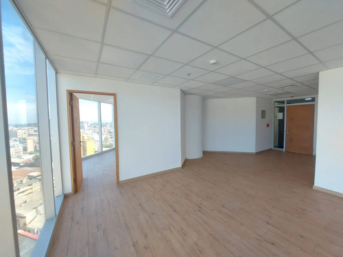 Arriendo Oficinas Premium, Diferentes Tamaños, En Torre Del