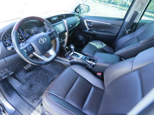 Imagem 7 de 15 de Toyota Hilux Sw4 Srx 2.8 Tb Diesel 4x4 Aut