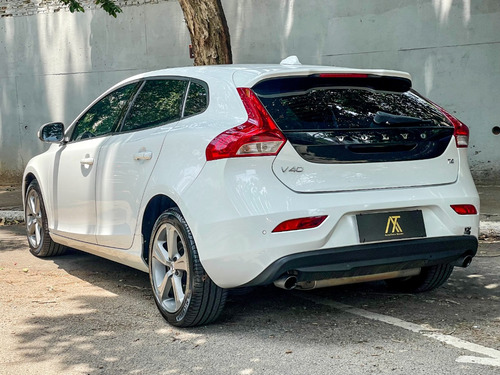 Volvo V40 2.0 T4 Kinetic Drive-e 5p