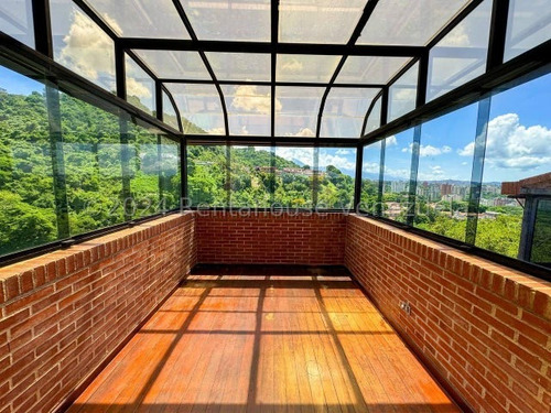 En Venta Extraordinario Townhouse Con Diseño Super Exclusivo Con Hall De Acceso, Cocina Remodelada Pantry, Terrazas Y Jacuzzi, Cuenta Con Arboles Frutales Vi Mls #25-1037
