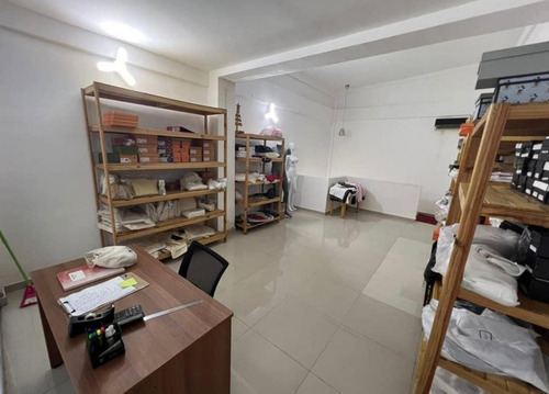 Local En Venta Cc Manantial, Naguanagua. Minerva K