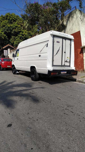 Imagem 8 de 11 de Iveco 35-10