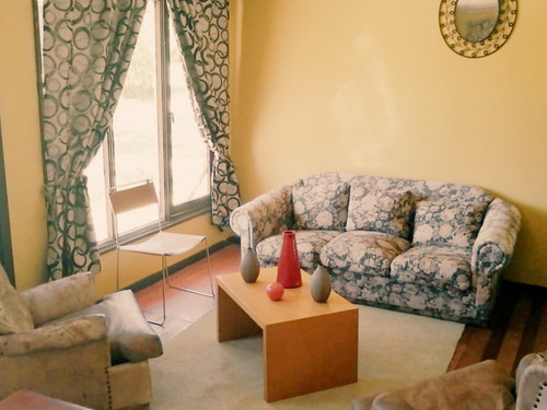 Amplia Casa En Arriendo