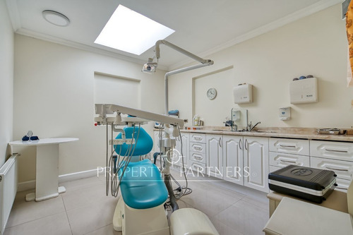Arriendo, Centro De Salud Con Excelentes Instalaci...
