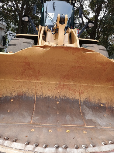Carregadeira Cat 966