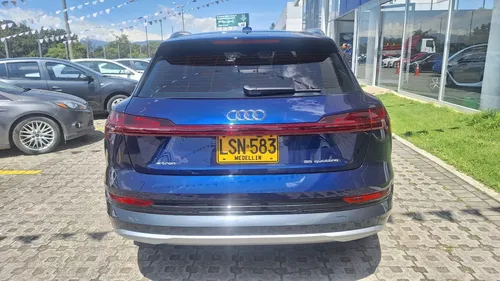 Audi E-tron Advanced