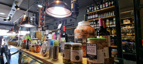 Imagen 23 de 27 de Almacén Gourmet, Fiambrería Y Vinoteca A Metros De Puente Saavedra