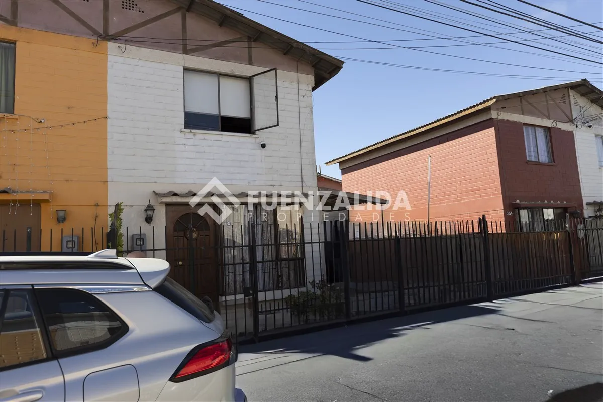 Imagen 2 de 17 de Casa En Venta De 2 Dorm. 2 Baños En Coquimbo