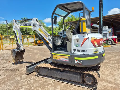 Miniexcavadora Bobcat E42 Modelo 2014