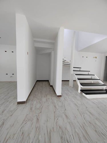 Townhouse En Venta En San Diego Res. Casa Verde (mer)