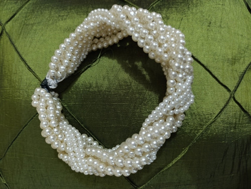 Hermoso Tocado De Perlas (Usado)