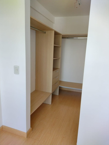 Imagen 9 de 15 de Departamento 2 Ambientes Con Cochera Fija, Villa Pueyrredon.