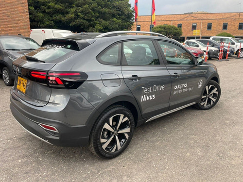 Imagen 2 de 21 de Volkswagen Nivus Highline 1.0 Turbo Test Drive Oportunidad